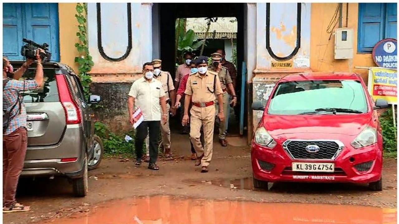 കൊടകര കുഴൽപ്പണ കേസ്: 1.4 ലക്ഷം രൂപ കൂടി കണ്ടെടുത്തു, പിടിച്ചെടുത്തത് പ്രതിയുടെ സുഹൃത്തിന്റെ വീട്ടിൽ നിന്ന് കൊടകര കുഴൽപ്പണ കേസ്: 1.4 ലക്ഷം രൂപ കൂടി കണ്ടെടുത്തു, പിടിച്ചെടുത്തത് പ്രതിയുടെ സുഹൃത്തിന്റെ വീട്ടിൽ നിന്ന്