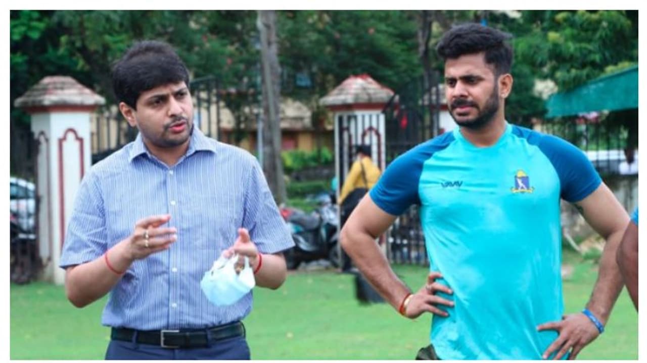 ২২ গজে ফিরলেন মন্ত্রী মনোজ তিওয়ারি, সাফ জানিয়ে দিলেন নিজের টার্গেট ২২ গজে ফিরলেন মন্ত্রী মনোজ তিওয়ারি, সাফ জানিয়ে দিলেন নিজের টার্গেট