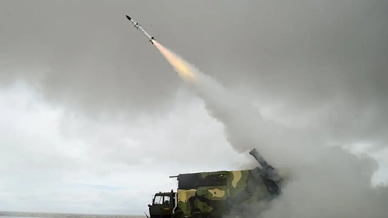 New Generation AKASH missile test fired successfully (WATCH) New Generation AKASH missile test fired successfully (WATCH)