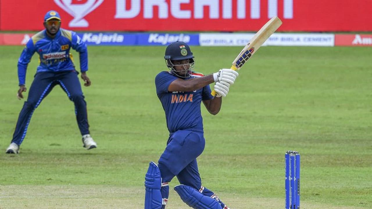 IND vs SL : കണ്ണുകള് സഞ്ജു സാംസണില്! ഇന്ത്യ ശ്രീലങ്ക ആദ്യ ടി20 ഇന്ന്; തേരോട്ടം തുടരാന് രോഹിത്തും കൂട്ടരും IND vs SL : കണ്ണുകള് സഞ്ജു സാംസണില്! ഇന്ത്യ ശ്രീലങ്ക ആദ്യ ടി20 ഇന്ന്; തേരോട്ടം തുടരാന് രോഹിത്തും കൂട്ടരും