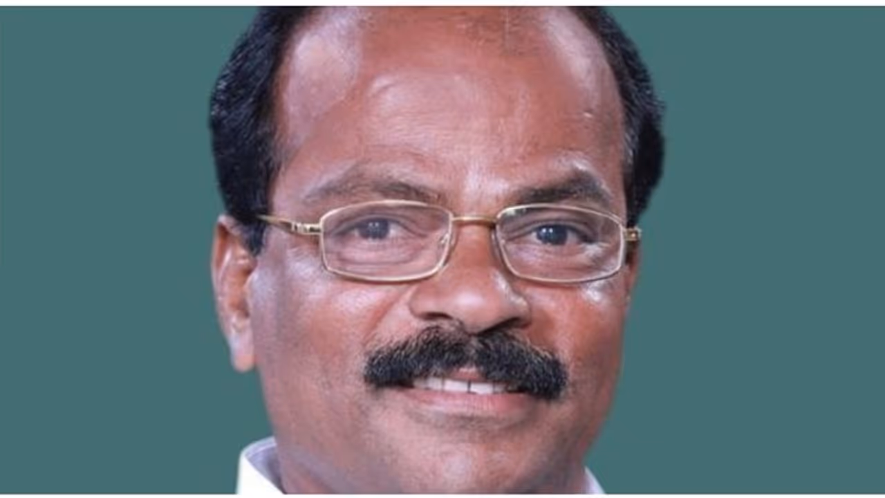 திமுகவுக்கு தாவ அதிமுகவில் அடுத்த விக்கெட் தயார்... ஸ்டாலினை சந்திக்க தயாராகும் முன்னாள் எம்.பி.! திமுகவுக்கு தாவ அதிமுகவில் அடுத்த விக்கெட் தயார்... ஸ்டாலினை சந்திக்க தயாராகும் முன்னாள் எம்.பி.!