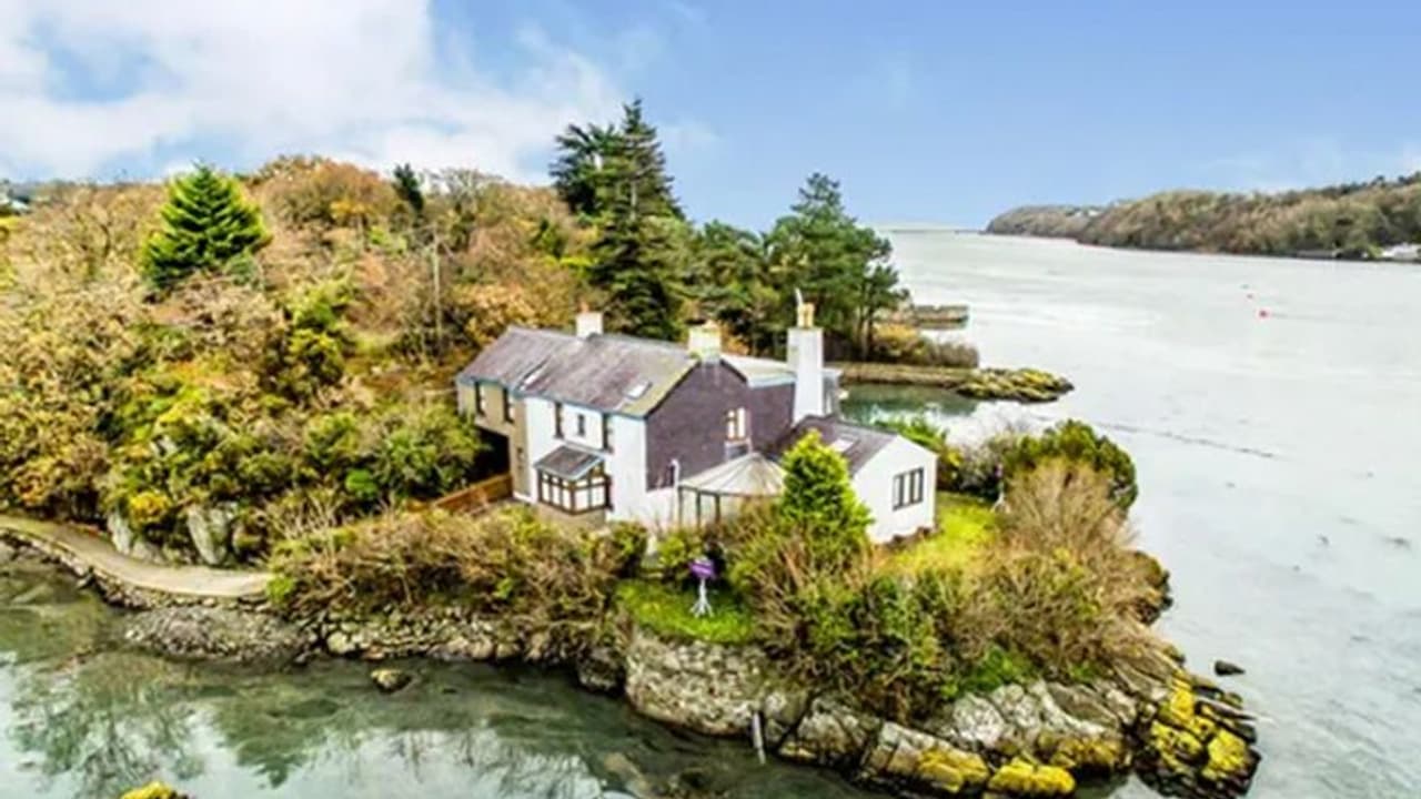 आईलैंड पर घर खरीदने का शानदार मौका, यहां 5 बेडरूम वाले कॉटेज की कीमत कर देगी हैरान आईलैंड पर घर खरीदने का शानदार मौका, यहां 5 बेडरूम वाले कॉटेज की कीमत कर देगी हैरान