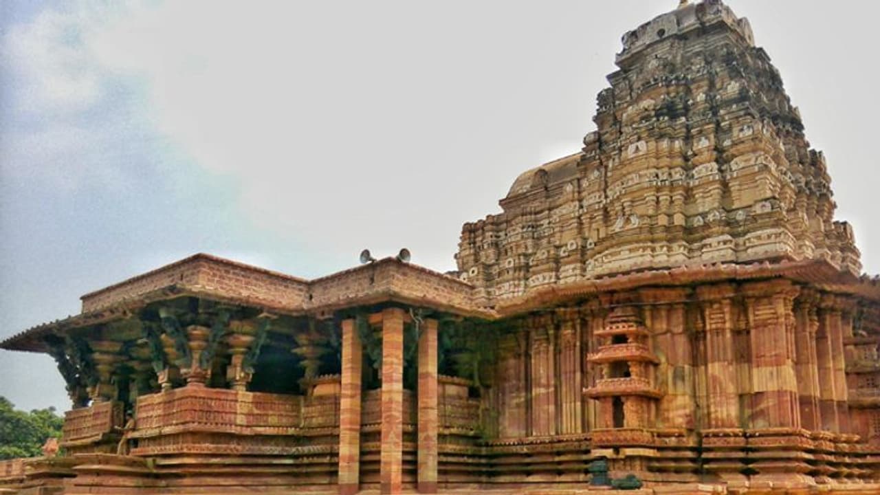 రామప్ప దేవాలయానికి అరుదైన గౌరవం.. ప్రపంచ వారసత్వ సంపద యునెస్కో గుర్తింపు రామప్ప దేవాలయానికి అరుదైన గౌరవం.. ప్రపంచ వారసత్వ సంపద యునెస్కో గుర్తింపు