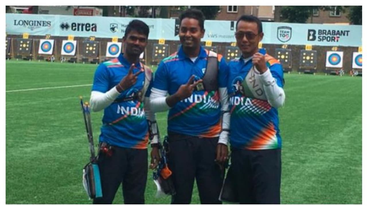 Tokyo Olympics: তিরন্দাজির দলগত ইভেন্টে জয়, কোয়ার্টার ফাইনালে কোরিয়া বিরুদ্ধে লড়াই অতনুদের Tokyo Olympics: তিরন্দাজির দলগত ইভেন্টে জয়, কোয়ার্টার ফাইনালে কোরিয়া বিরুদ্ধে লড়াই অতনুদের