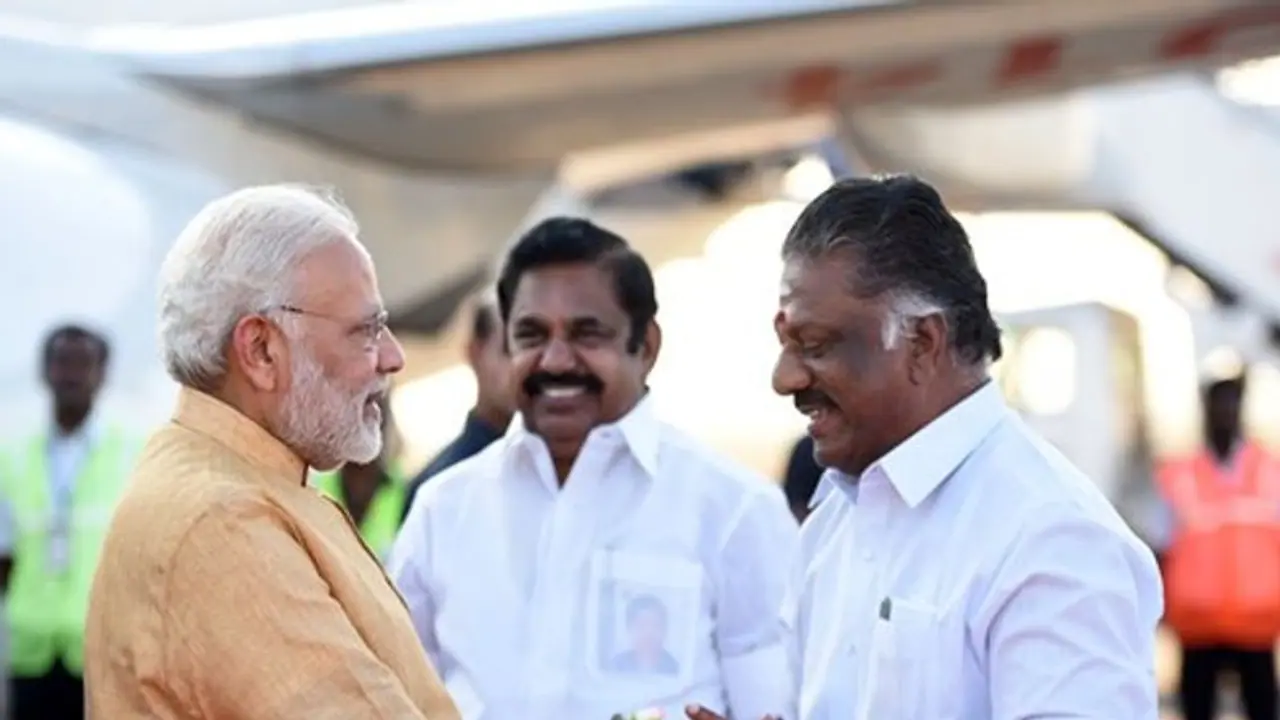 மதுசூதனனிடம் கைரேகை வாங்கியை வாங்கி வைத்துள்ளாரா சசிகலா..? மோடியிடம் முறையிட்ட ஓ.பி.எஸ் ஈ.பி.எஸ்..! மதுசூதனனிடம் கைரேகை வாங்கியை வாங்கி வைத்துள்ளாரா சசிகலா..? மோடியிடம் முறையிட்ட ஓ.பி.எஸ் ஈ.பி.எஸ்..!