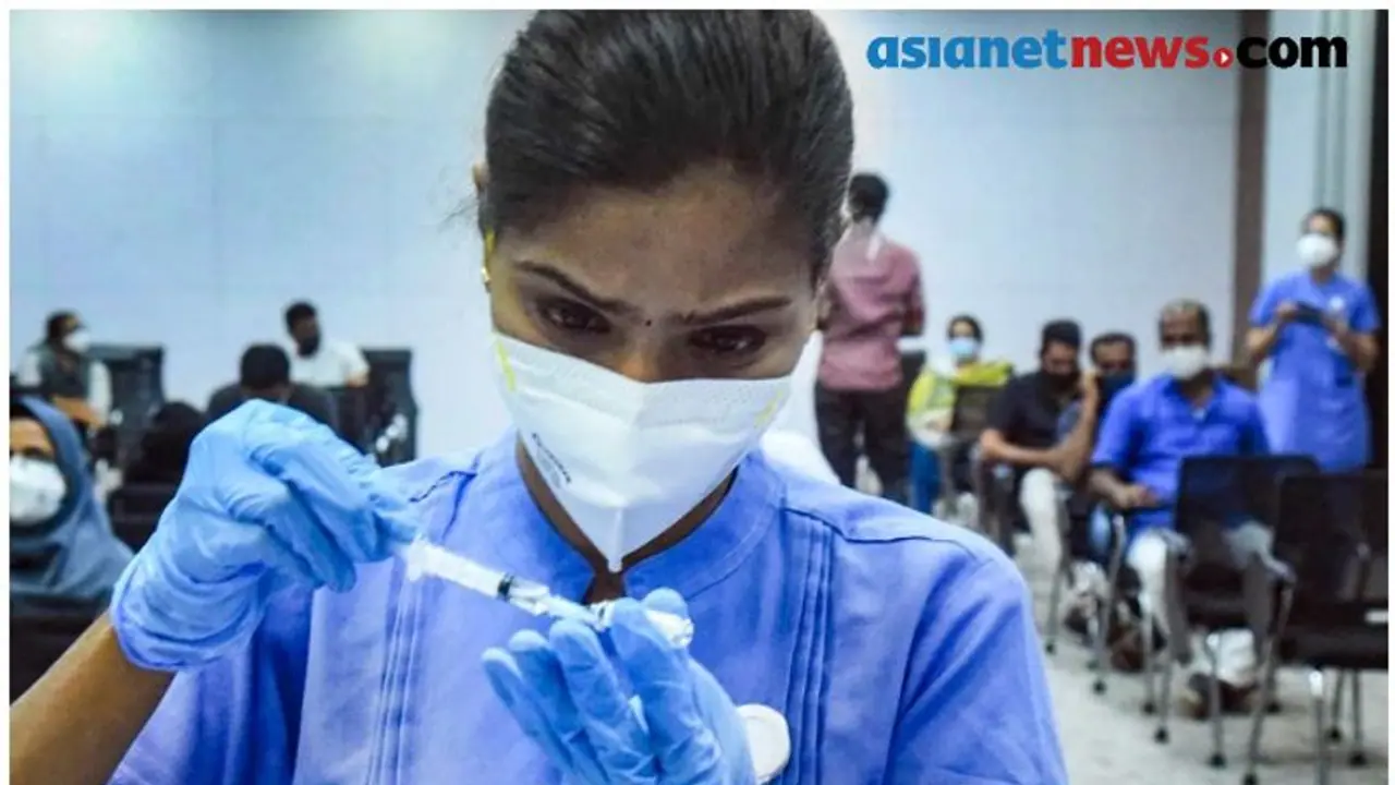 വാക്സിനേഷനിൽ പുതിയ റെക്കോഡുമായി കേരളം, കണ്ടെയ്ൻമെന്റ് സോണിൽ പുതിയ വാക്സീൻ നയം വാക്സിനേഷനിൽ പുതിയ റെക്കോഡുമായി കേരളം, കണ്ടെയ്ൻമെന്റ് സോണിൽ പുതിയ വാക്സീൻ നയം