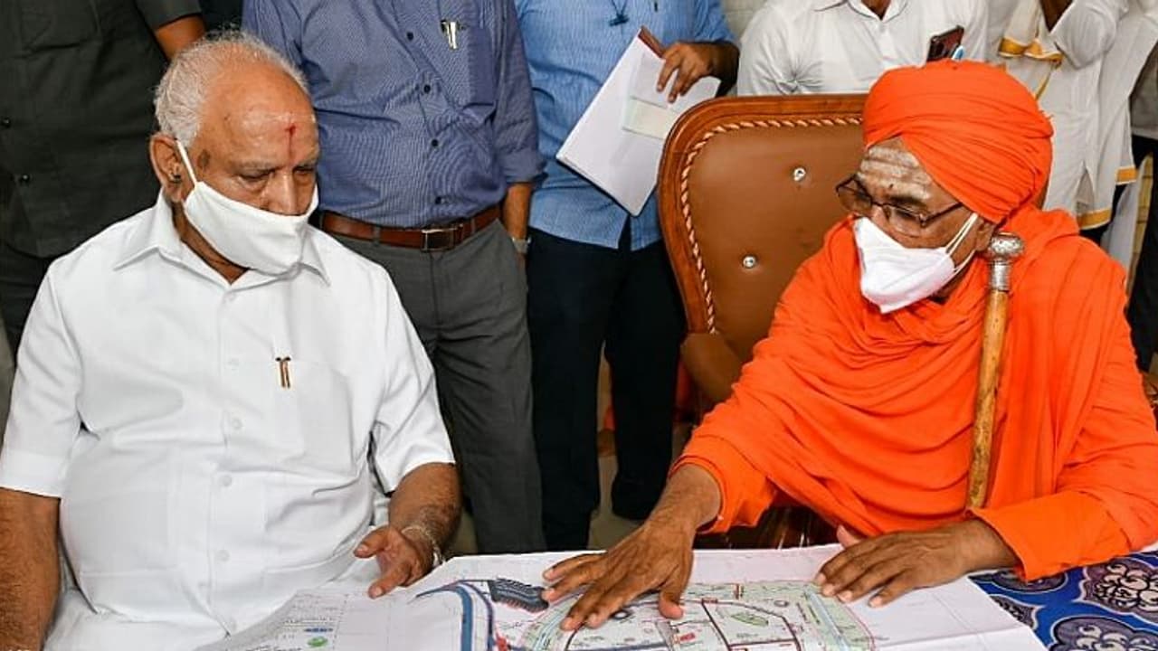 Yediyurappa's exit will shrink BJP's social base; golden opportunity for Congress, JDS: Experts Yediyurappa's exit will shrink BJP's social base; golden opportunity for Congress, JDS: Experts