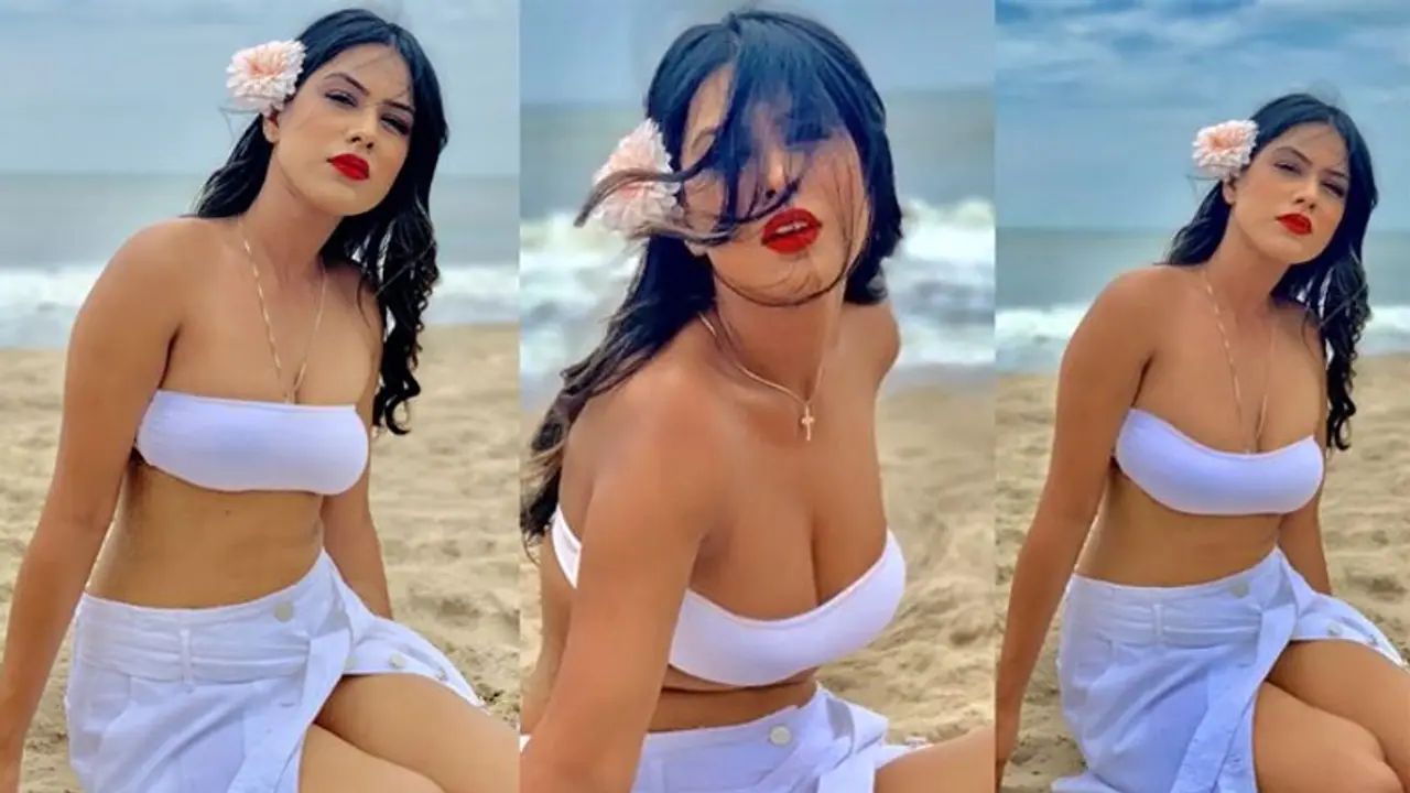 बिकिनी में समंदर किनारे रेत से खेलती दिखी 'जमाई राजा' की एक्ट्रेस, बैकग्राउंड में बज रहा इमरान हाशमी का गाना बिकिनी में समंदर किनारे रेत से खेलती दिखी 'जमाई राजा' की एक्ट्रेस, बैकग्राउंड में बज रहा इमरान हाशमी का गाना