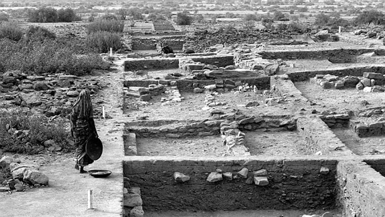 वर्ल्ड हेरिटेज साइट में हड़प्पा सभ्यता का धौलावीरा भी शामिल, देश का 40वां विश्व धरोहर बना कच्छ का यह क्षेत्र वर्ल्ड हेरिटेज साइट में हड़प्पा सभ्यता का धौलावीरा भी शामिल, देश का 40वां विश्व धरोहर बना कच्छ का यह क्षेत्र