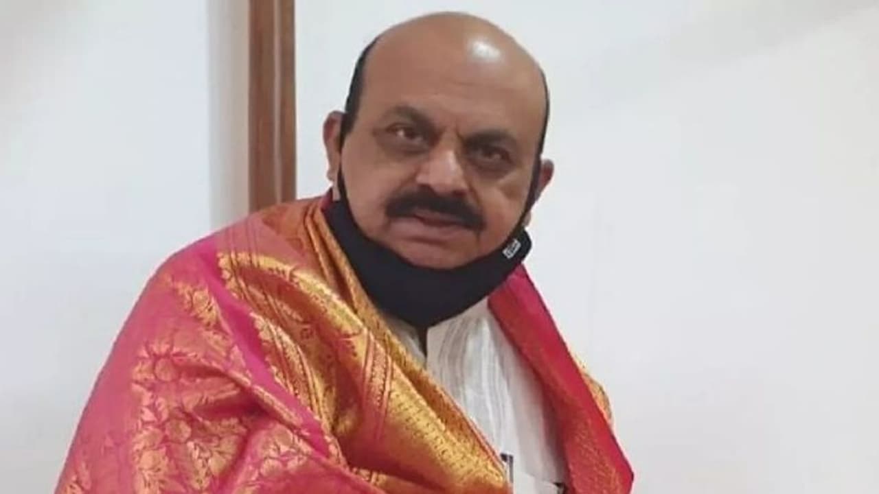 आखिर बसवराज बोम्मई को ही क्यों बनाया गया कर्नाटक का सीएम, जानिए इसके पीछे की वजह आखिर बसवराज बोम्मई को ही क्यों बनाया गया कर्नाटक का सीएम, जानिए इसके पीछे की वजह