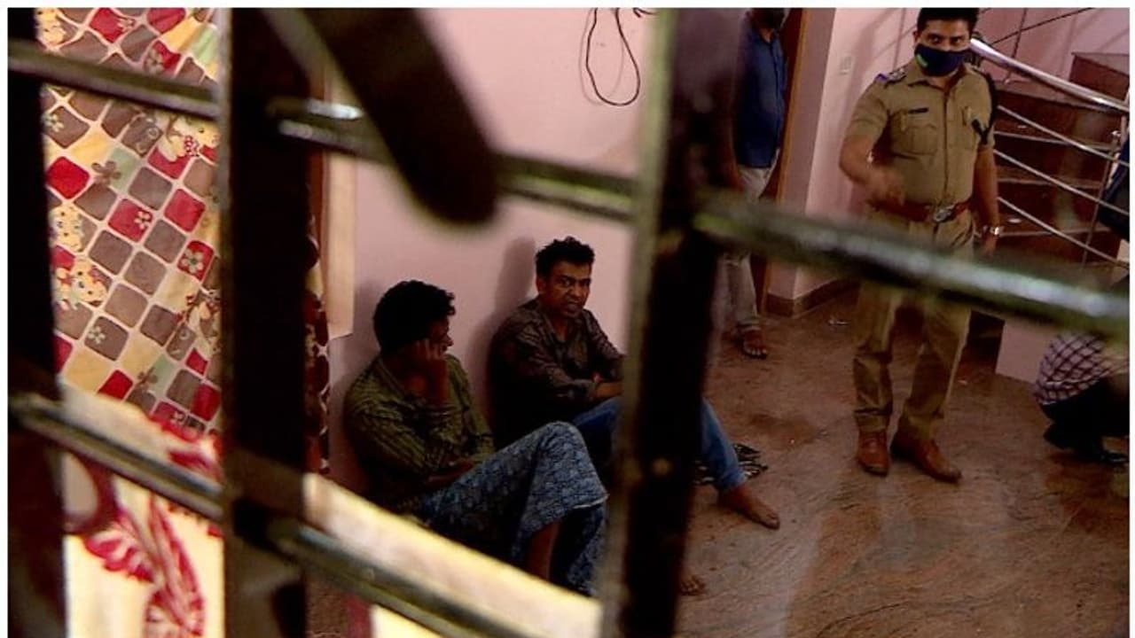 ഇലഞ്ഞി കള്ളനോട്ട് കേസ്; അന്വേഷണം ഇതര സംസ്ഥാനങ്ങളിലേക്ക്, പ്രതികളെ എന്ഐഎ ഇന്ന് ചോദ്യം ചെയ്യും ഇലഞ്ഞി കള്ളനോട്ട് കേസ്; അന്വേഷണം ഇതര സംസ്ഥാനങ്ങളിലേക്ക്, പ്രതികളെ എന്ഐഎ ഇന്ന് ചോദ്യം ചെയ്യും