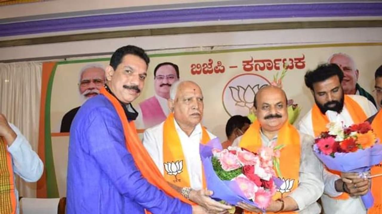 ಬೊಮ್ಮಾಯಿ ಜನತಾ ಪರಿವಾರದಿಂದ ಬಿಜೆಪಿಗೆ ಸೇರಿದ ಒಂದು ಇಂಟ್ರಸ್ಟಿಂಗ್ ಪ್ರಸಂಗ ಬೊಮ್ಮಾಯಿ ಜನತಾ ಪರಿವಾರದಿಂದ ಬಿಜೆಪಿಗೆ ಸೇರಿದ ಒಂದು ಇಂಟ್ರಸ್ಟಿಂಗ್ ಪ್ರಸಂಗ