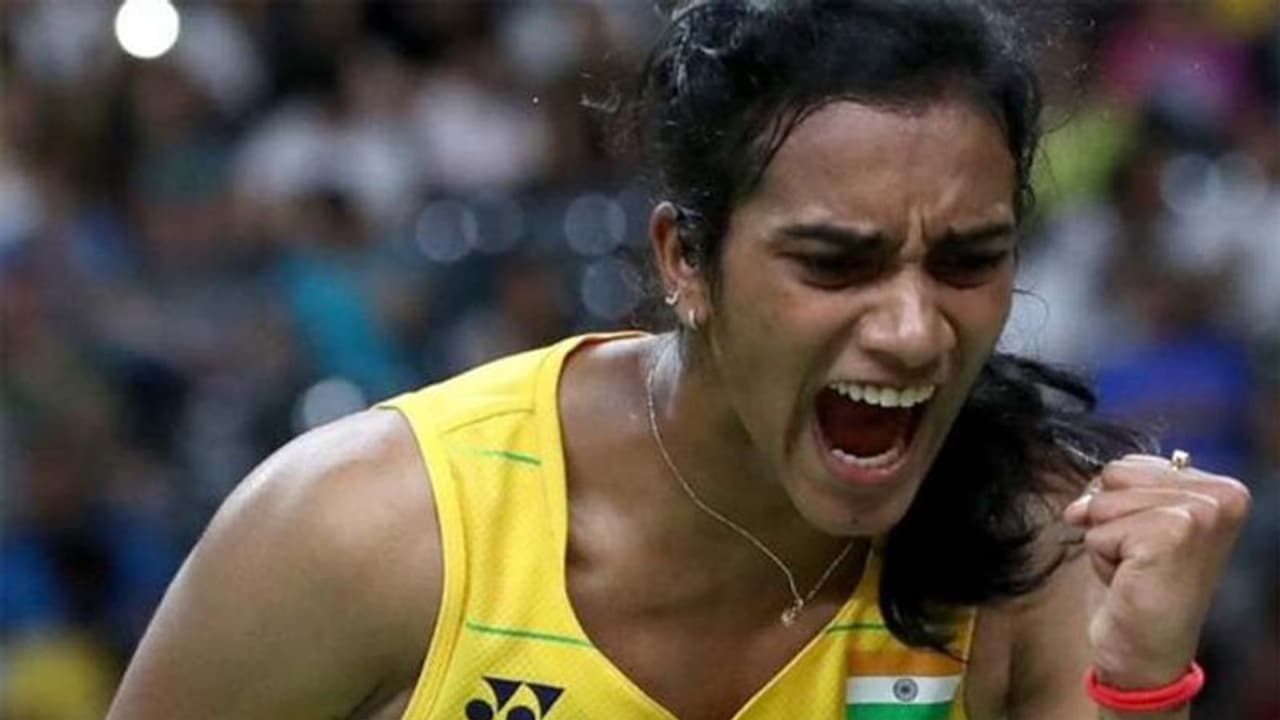 PV Sindhu নেট দুনিয়ায় ভাইরাল সিন্ধুর ভিডিও, এমনভাবে সিন্ধুকে দেখে অবাক সকলেই PV Sindhu নেট দুনিয়ায় ভাইরাল সিন্ধুর ভিডিও, এমনভাবে সিন্ধুকে দেখে অবাক সকলেই