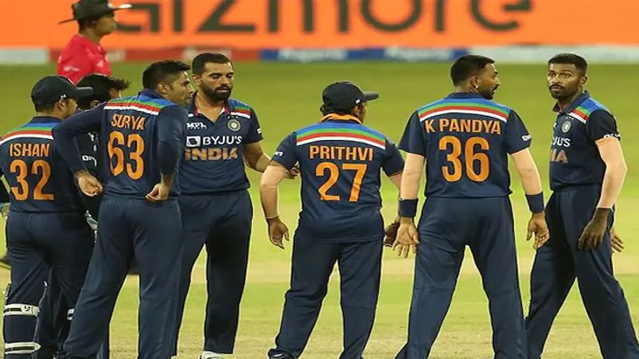 ভারতীয় দলের করোনা আক্রান্তের সংখ্যা বেড়ে ৩, তাদের রেখেই দেশে ফিরছে দল ভারতীয় দলের করোনা আক্রান্তের সংখ্যা বেড়ে ৩, তাদের রেখেই দেশে ফিরছে দল