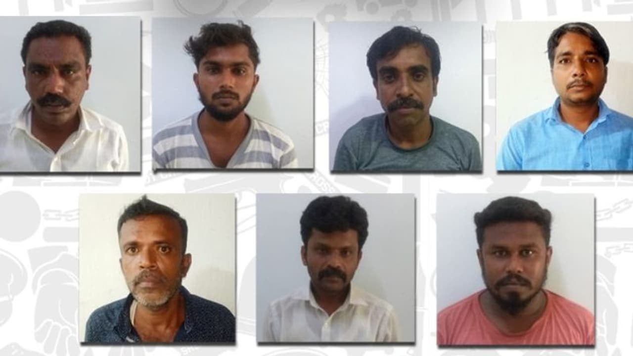 പെണ്ണുകാണാൻ വിളിച്ചുവരുത്തി സംഘം ചേർന്ന് പണം തട്ടിപ്പ്, ആക്രമണം; പാലക്കാട് ഏഴ് പേർ പിടിയിൽ പെണ്ണുകാണാൻ വിളിച്ചുവരുത്തി സംഘം ചേർന്ന് പണം തട്ടിപ്പ്, ആക്രമണം; പാലക്കാട് ഏഴ് പേർ പിടിയിൽ