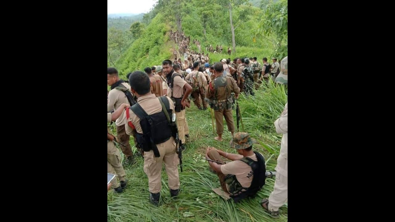 অসম মিজোরামে মোতায়েন করা হল আধাসেনা, দুই রাজ্যের সীমান্ত সমস্যার সমাধানে বিরাট সিদ্ধান্ত অসম মিজোরামে মোতায়েন করা হল আধাসেনা, দুই রাজ্যের সীমান্ত সমস্যার সমাধানে বিরাট সিদ্ধান্ত