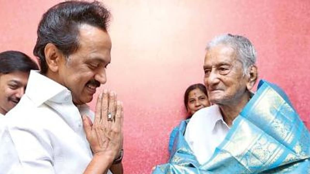 100 வயதை கடந்த தமிழர்.. சுதந்திர போராட்ட தியாகி சங்கரய்யாவுக்கு தகைசால் தமிழர் விருது.. தமிழக அரசு அறிவிப்பு.