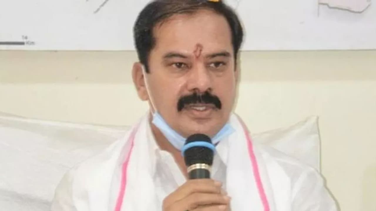 తెలంగాణ ఉద్యమం నాటి కేసు.. టీఆర్ఎస్ ఎమ్మెల్యే దాస్యం వినయ్ భాస్కర్కు జైలు శిక్ష తెలంగాణ ఉద్యమం నాటి కేసు.. టీఆర్ఎస్ ఎమ్మెల్యే దాస్యం వినయ్ భాస్కర్కు జైలు శిక్ష