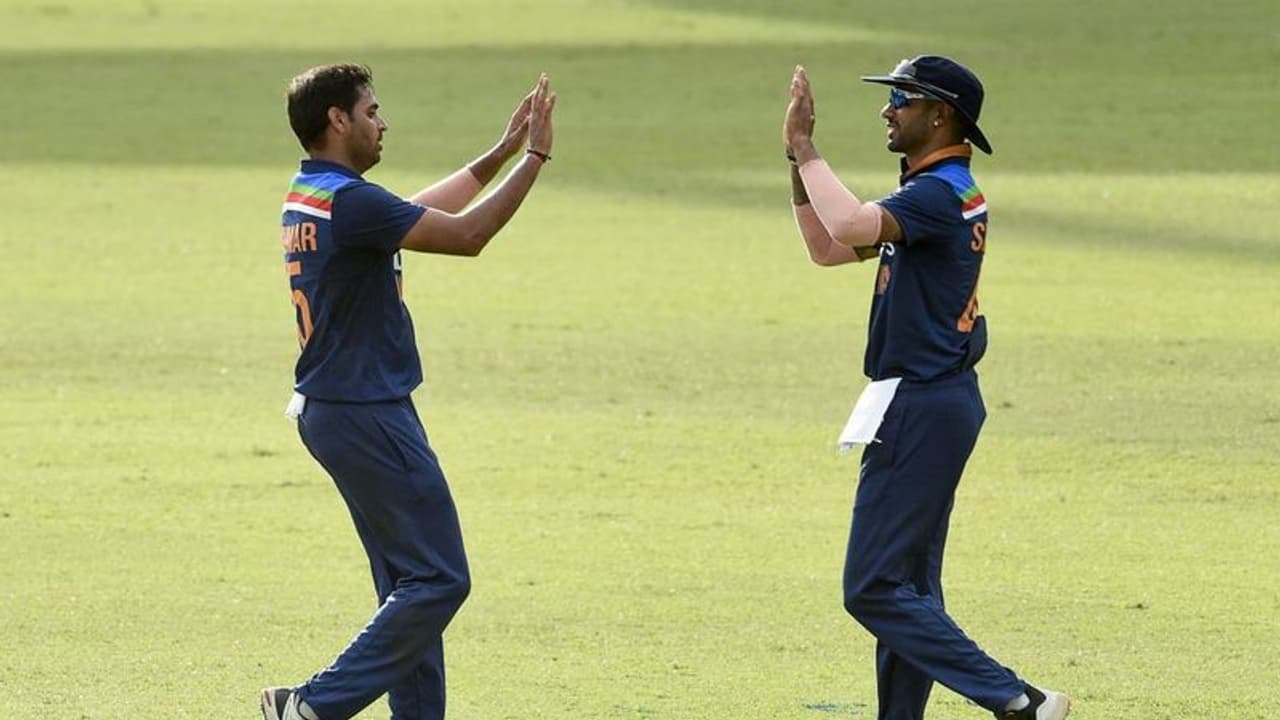 ധവാന് കളിച്ചേക്കില്ല; ലങ്കക്കെതിരെ ഇന്ത്യക്ക് ഇന്ന് പുതിയ നായകന് ? ധവാന് കളിച്ചേക്കില്ല; ലങ്കക്കെതിരെ ഇന്ത്യക്ക് ഇന്ന് പുതിയ നായകന് ?