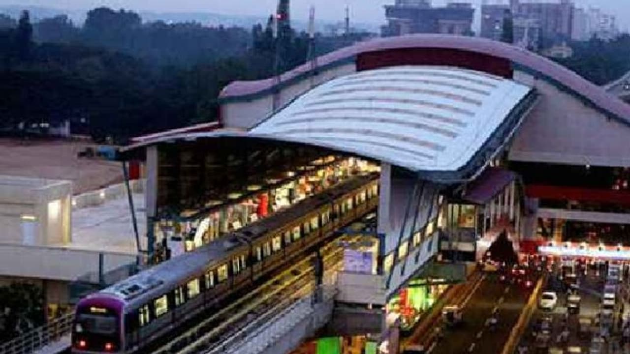 खुशखबरी: UP के 152 रेलवे स्टेशन बनेंगे हाईटेक और आदर्श्, यात्रियों को मिलेंगी ये सुविधाएं..देखिए लिस्ट खुशखबरी: UP के 152 रेलवे स्टेशन बनेंगे हाईटेक और आदर्श्, यात्रियों को मिलेंगी ये सुविधाएं..देखिए लिस्ट