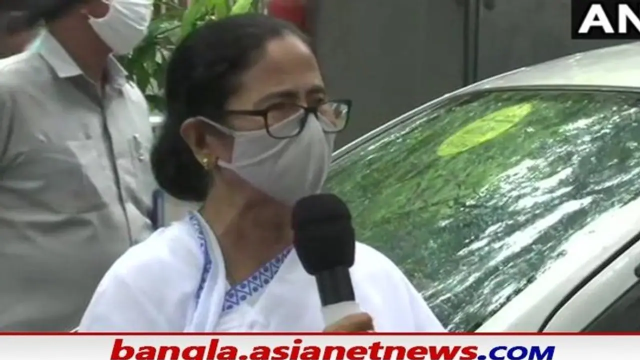 পেগাসাস নিয়ে চায়ের দোকানে আলোচনা হতে পারে না, সনিয়ার সঙ্গে বৈঠকের পর মমতার বলা পাঁচটি কথা