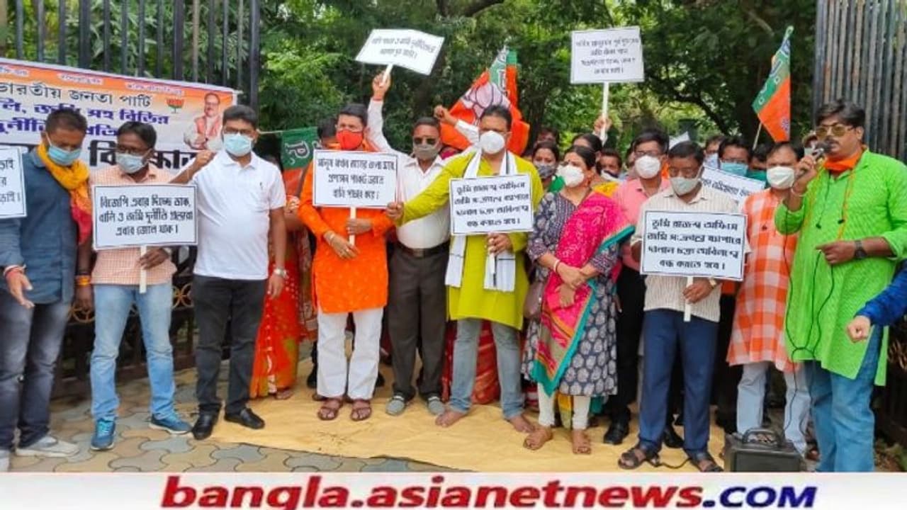 অবৈধ বালি পাচারের পর্দা ফাঁস, কাঠগড়ায় পুরুলিয়ার জেলা পরিষদের সভাধিপতি অবৈধ বালি পাচারের পর্দা ফাঁস, কাঠগড়ায় পুরুলিয়ার জেলা পরিষদের সভাধিপতি