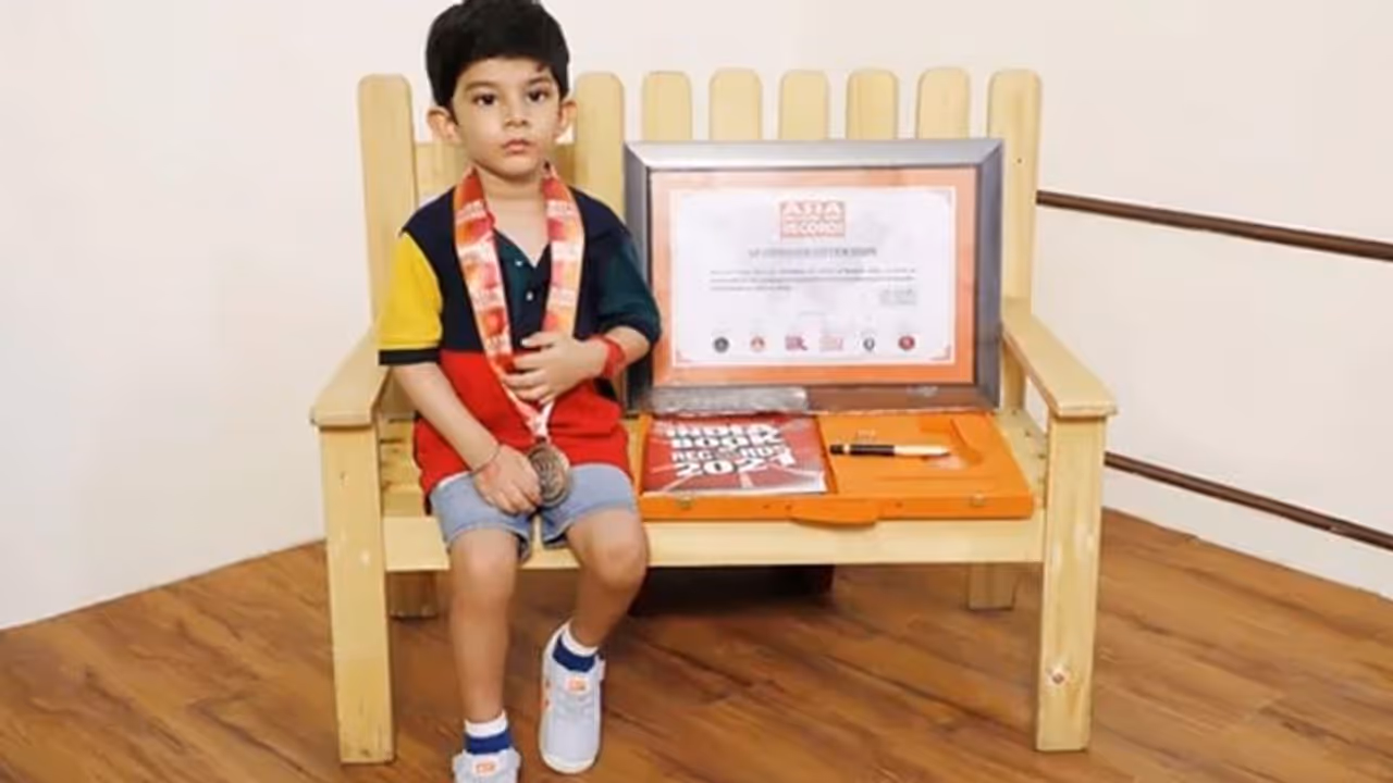 23 मिनट में 27 किताब पढ़ना या सभी देशों की राजधानी याद करना, 3.5 साल के बच्चे ने बनाए चौंकाने वाले रिकॉर्ड 23 मिनट में 27 किताब पढ़ना या सभी देशों की राजधानी याद करना, 3.5 साल के बच्चे ने बनाए चौंकाने वाले रिकॉर्ड