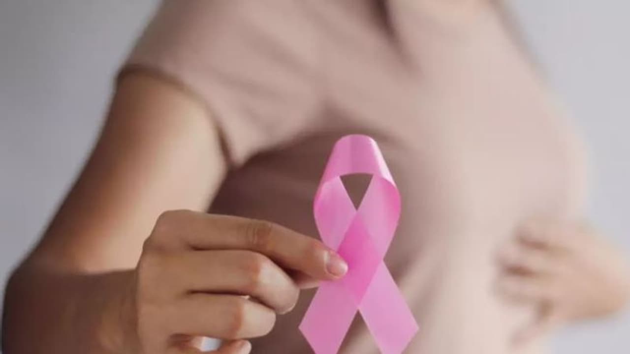 സ്തനാര്ബുദം: രോഗലക്ഷണങ്ങളെ തിരിച്ചറിയാം സ്തനാര്ബുദം: രോഗലക്ഷണങ്ങളെ തിരിച്ചറിയാം