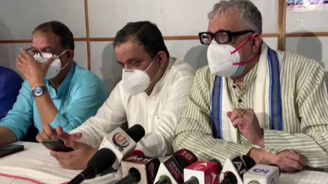 বৈঠকের আগে আগরতলার হোটেলে পুলিশ, 'আমরা কি জঙ্গি', প্রশ্ন ডেরেকের