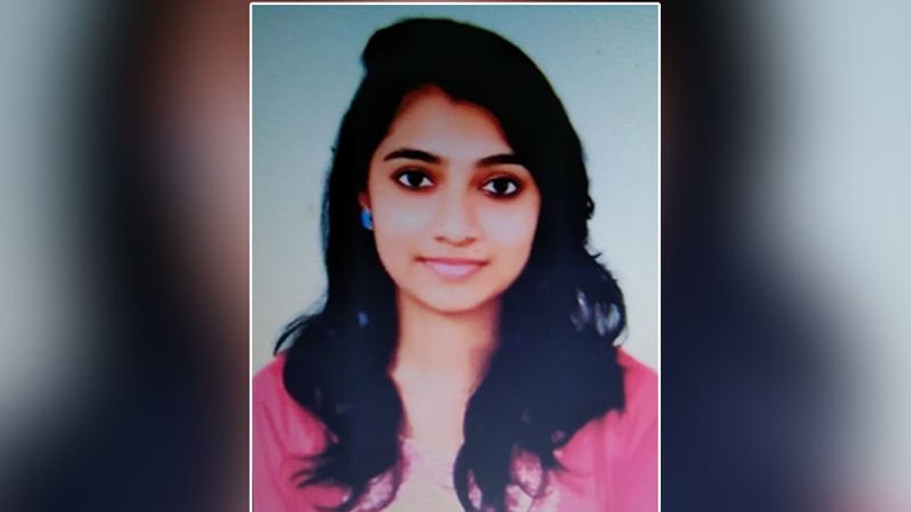 കോതമംഗലത്ത് അരുംകൊല; കണ്ണൂർ സ്വദേശിനിയായ ഡെന്റൽ വിദ്യാർത്ഥിനിയെ വെടിവെച്ച് കൊന്നു, സുഹൃത്ത് ആത്മഹത്യ ചെയ്തു കോതമംഗലത്ത് അരുംകൊല; കണ്ണൂർ സ്വദേശിനിയായ ഡെന്റൽ വിദ്യാർത്ഥിനിയെ വെടിവെച്ച് കൊന്നു, സുഹൃത്ത് ആത്മഹത്യ ചെയ്തു