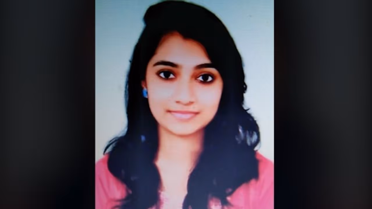 Kerala: Friend shoots dental student, kills self Kerala: Friend shoots dental student, kills self