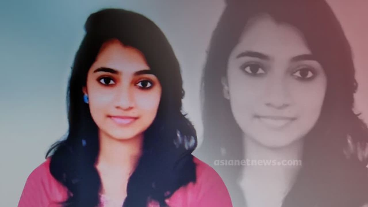 'നീയെന്തിന് ഇവിടെ വന്നു?': പൊട്ടിത്തെറിച്ച് മാനസ, മുറിയിലേക്ക് തള്ളിക്കയറി രാഖിൽ 'നീയെന്തിന് ഇവിടെ വന്നു?': പൊട്ടിത്തെറിച്ച് മാനസ, മുറിയിലേക്ക് തള്ളിക്കയറി രാഖിൽ