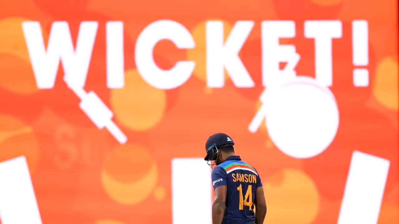 അലസമായി കളിച്ച് സഞ്ജു സുവര്ണാവസരം നഷ്ടമാക്കിയെന്ന് മുന് പാക് താരം അലസമായി കളിച്ച് സഞ്ജു സുവര്ണാവസരം നഷ്ടമാക്കിയെന്ന് മുന് പാക് താരം