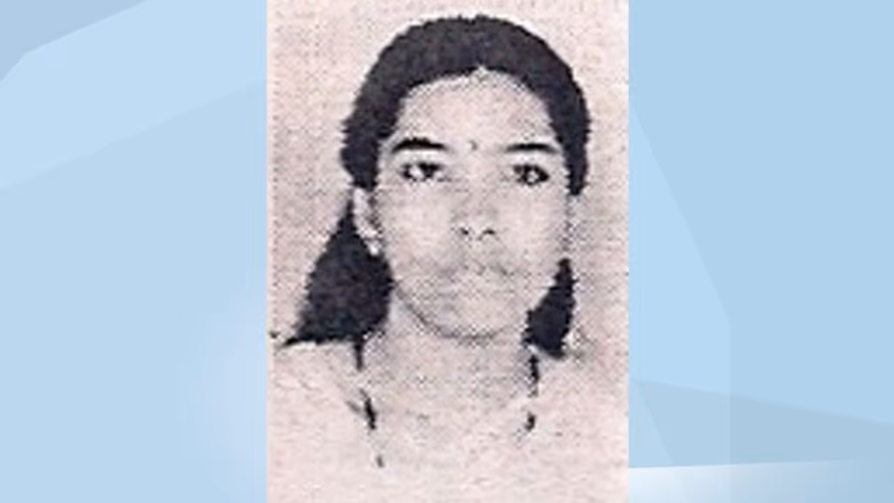 പരപ്പനങ്ങാടി ഷൈനി വധം: ഭര്ത്താവ് ഷാജിക്ക് ജീവപര്യന്തം കഠിന തടവും 75000 രൂപ പിഴയും ശിക്ഷ പരപ്പനങ്ങാടി ഷൈനി വധം: ഭര്ത്താവ് ഷാജിക്ക് ജീവപര്യന്തം കഠിന തടവും 75000 രൂപ പിഴയും ശിക്ഷ