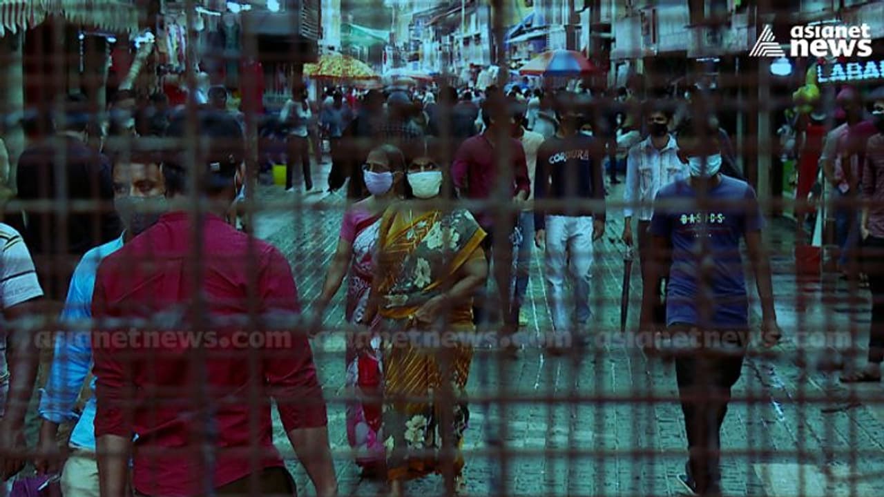 കൊവിഡ് നിയന്ത്രണ രീതികൾ പൊളിച്ചെഴുതാൻ ആലോചിച്ച് കേരളം; വാർഡുകൾ മാത്രം അടയ്ക്കുന്നത് പരിഗണനയിൽ കൊവിഡ് നിയന്ത്രണ രീതികൾ പൊളിച്ചെഴുതാൻ ആലോചിച്ച് കേരളം; വാർഡുകൾ മാത്രം അടയ്ക്കുന്നത് പരിഗണനയിൽ