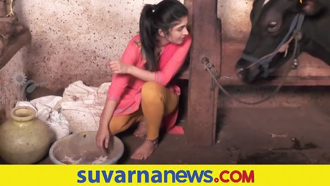 ಇವ್ರಪ್ಪ ನಮ್ಮ ಕನ್ನಡತಿ; ಸಗಣಿ ಬಾಚಿ, ಹಾಲು ಕರೆದು, ಖಡಕ್ ರೊಟ್ಟಿ ತಟ್ಟಿದ ನಟಿ ಅದಿತಿ ಪ್ರಭುದೇವ! ಇವ್ರಪ್ಪ ನಮ್ಮ ಕನ್ನಡತಿ; ಸಗಣಿ ಬಾಚಿ, ಹಾಲು ಕರೆದು, ಖಡಕ್ ರೊಟ್ಟಿ ತಟ್ಟಿದ ನಟಿ ಅದಿತಿ ಪ್ರಭುದೇವ!