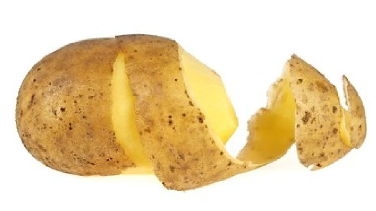 Health Benefits: अपनी सेहत को रखना है अच्छा तो, जल्द ही आलू के छिलके को करें डाइट में शामिल, जानें फायदे