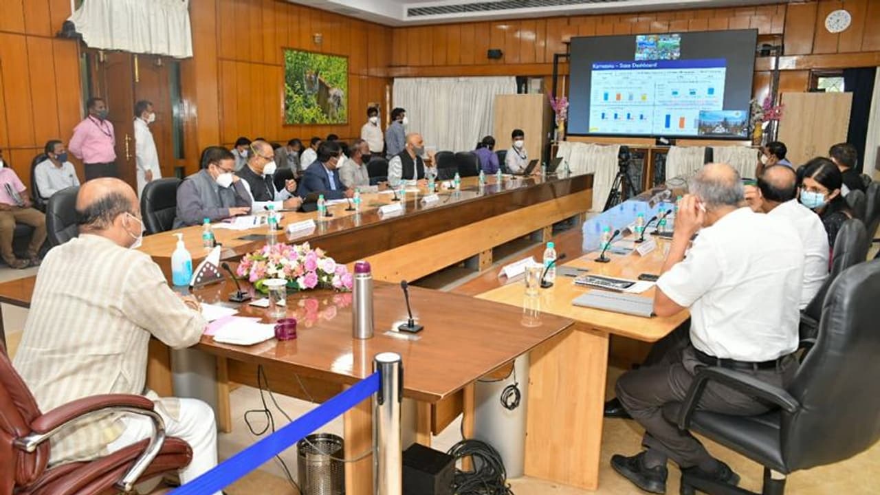 ಕರ್ನಾಟಕದಲ್ಲಿ ಕೊರೋನಾ ಹೆಚ್ಚಳ: ಸಿಎಂ ಸಭೆಯ ಮುಖ್ಯಾಂಶಗಳು ಕರ್ನಾಟಕದಲ್ಲಿ ಕೊರೋನಾ ಹೆಚ್ಚಳ: ಸಿಎಂ ಸಭೆಯ ಮುಖ್ಯಾಂಶಗಳು