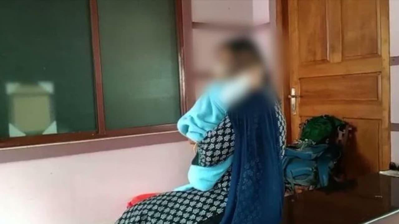 പാലക്കാട്ട് ഭാര്യയെയും കുഞ്ഞിനെയും വീട്ടിൽ കയറ്റാത്ത സംഭവം: ഭർത്താവ് കോയമ്പത്തൂരിൽ നിന്നും അറസ്റ്റിൽ