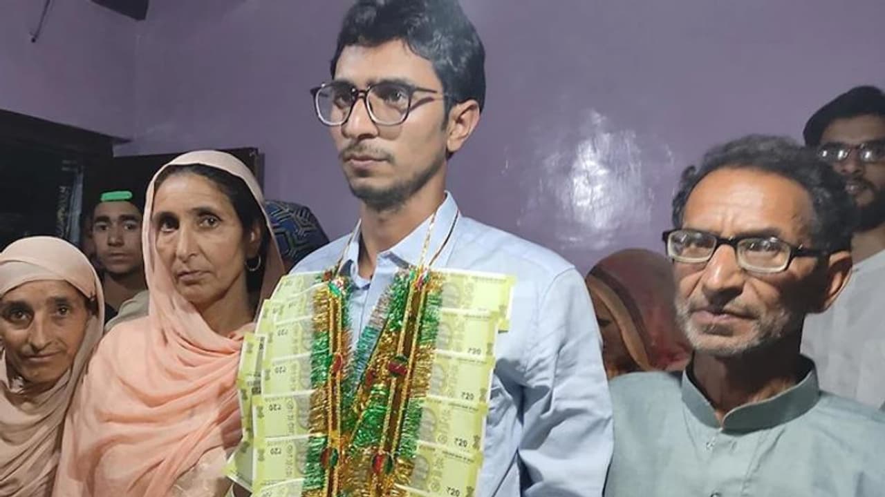 UPSC Topper: किसान के बेटे की IES Exam 2020 में आई सेकंड रैंक, बताया कोरोना में कैसे की पढ़ाई?