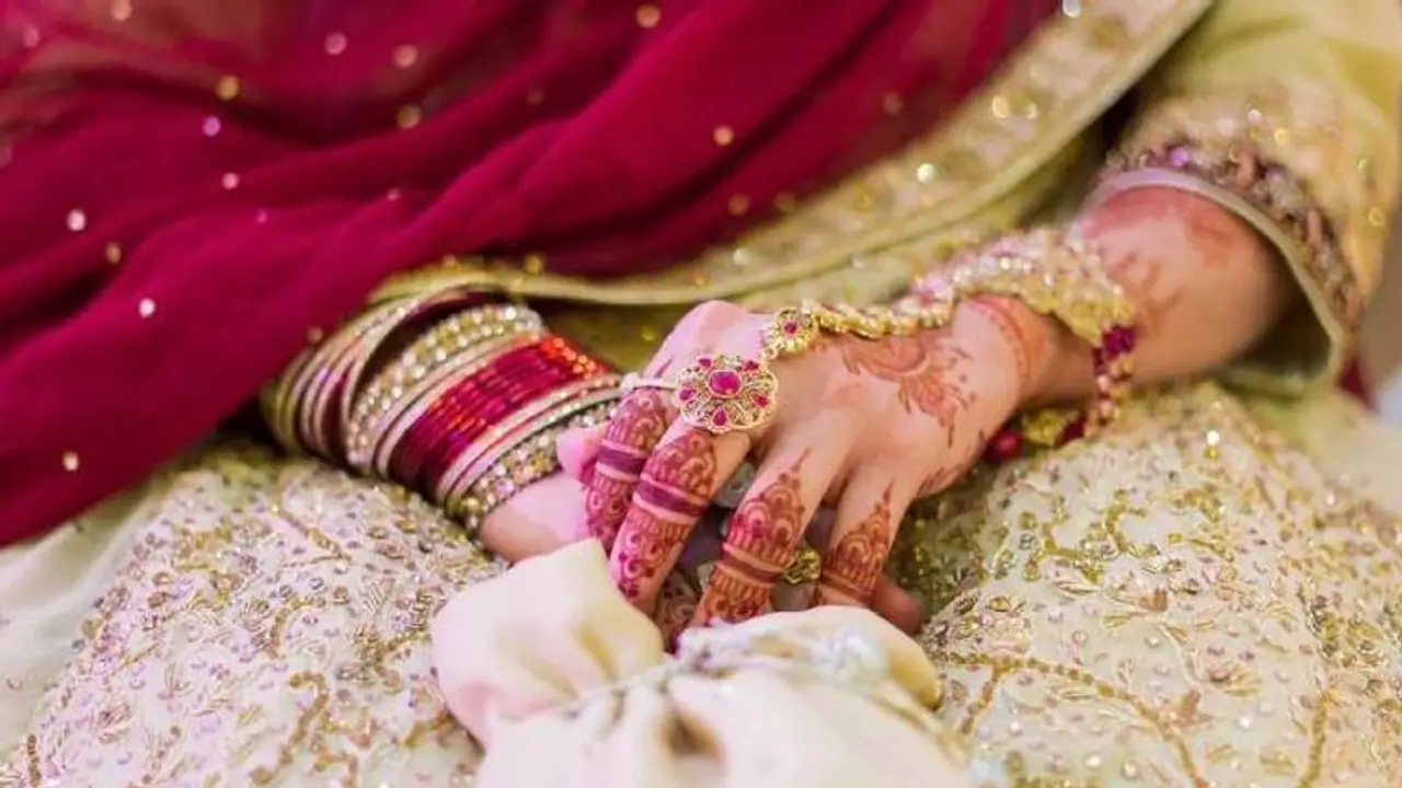 പഠനം തുടരാനും കരിയര് വളര്ത്താനും വിവാഹമോചനമാവാം, യുവതിയെ പിന്തുണച്ച് ഗ്രാമകോടതി പഠനം തുടരാനും കരിയര് വളര്ത്താനും വിവാഹമോചനമാവാം, യുവതിയെ പിന്തുണച്ച് ഗ്രാമകോടതി