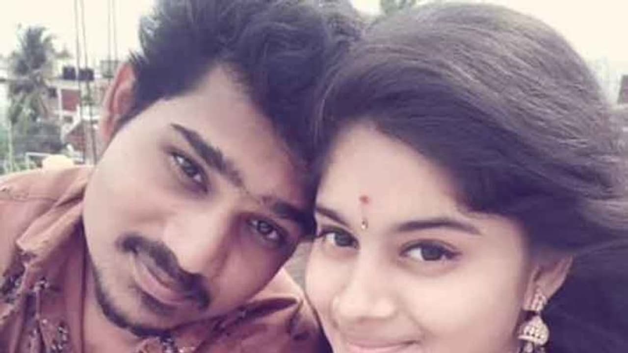 வரதட்சணை கொடுமை.. திருமணமான 8 மாதத்தில் தூக்கில் தொங்கிய இளம்பெண்.. அழுது துடித்த பெற்றோர்..! வரதட்சணை கொடுமை.. திருமணமான 8 மாதத்தில் தூக்கில் தொங்கிய இளம்பெண்.. அழுது துடித்த பெற்றோர்..!