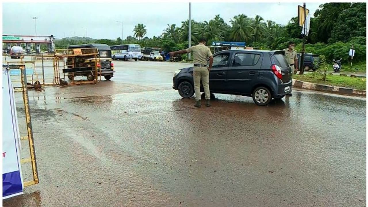 കേരളത്തില് നിന്ന് അടിയന്തര സര്വ്വീസുകള് മാത്രം; കടുത്ത നിയന്ത്രണവുമായി കര്ണാടക കേരളത്തില് നിന്ന് അടിയന്തര സര്വ്വീസുകള് മാത്രം; കടുത്ത നിയന്ത്രണവുമായി കര്ണാടക