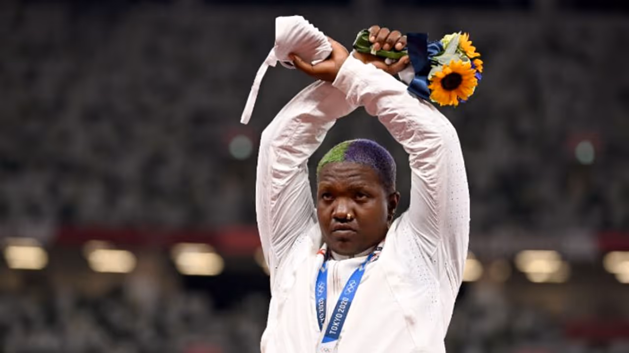 ഒളിംപിക് പോഡിയത്തിലെ പ്രതിഷേധം; അമേരിക്കൻ അത്ലറ്റിനെതിരെ അന്വേഷണം ഒളിംപിക് പോഡിയത്തിലെ പ്രതിഷേധം; അമേരിക്കൻ അത്ലറ്റിനെതിരെ അന്വേഷണം