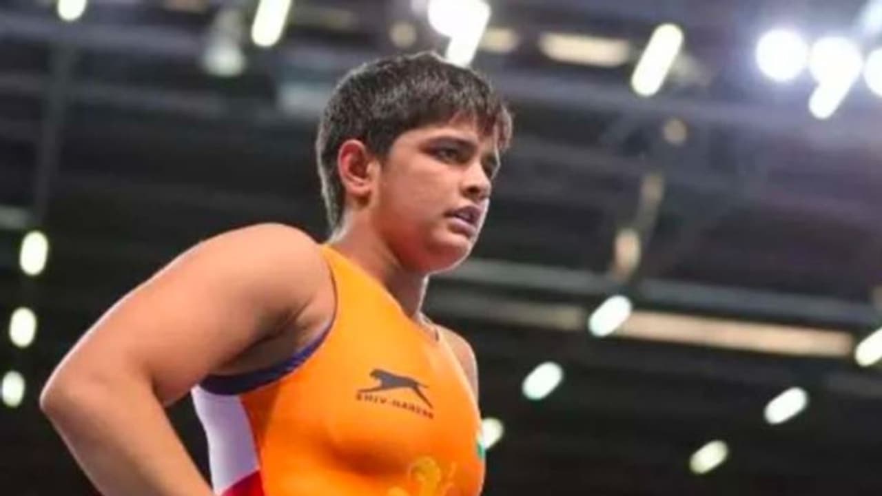 এগিয়ে থেকেও শেষ মুহূর্তে হার, কুস্তিতে ৬২ কেজি বিভাগে প্রথম রাউন্ডেই বিদায় সোনম মালিকের