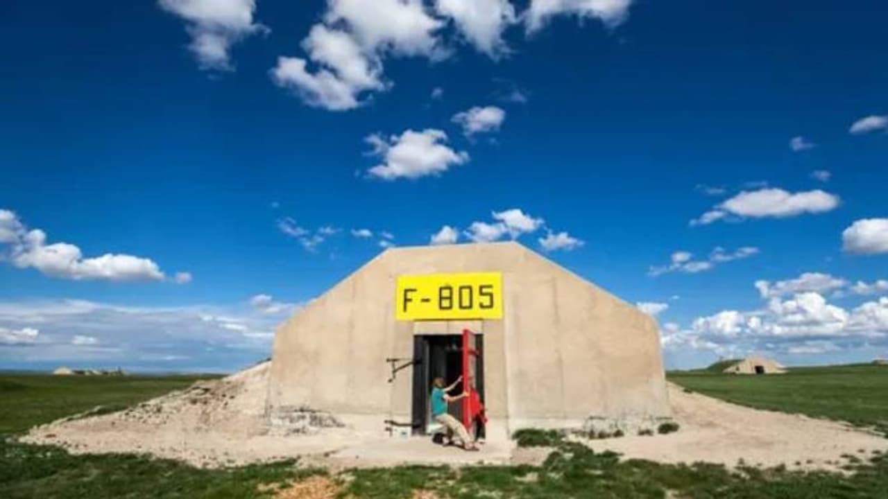 ലോകമെമ്പാടും നാശത്തിലേക്ക് പോകുമ്പോൾ അതിജീവിക്കാനാകുന്ന സ്ഥലം, കോടീശ്വരന്മാർ ഇപ്പോൾ തന്നെ സ്ഥലം വാങ്ങുന്നു ലോകമെമ്പാടും നാശത്തിലേക്ക് പോകുമ്പോൾ അതിജീവിക്കാനാകുന്ന സ്ഥലം, കോടീശ്വരന്മാർ ഇപ്പോൾ തന്നെ സ്ഥലം വാങ്ങുന്നു