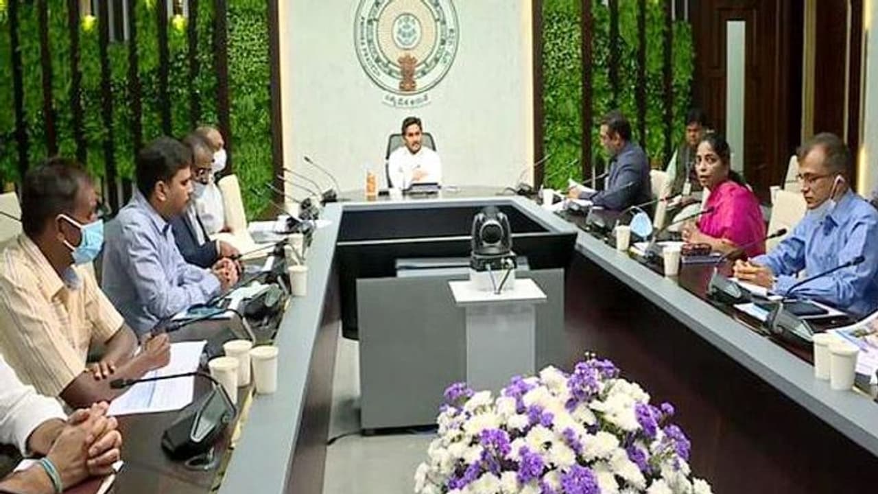 విద్యార్థులు, నిరుద్యోగుల కోసం డిజిటల్ లైబ్రరీలు... జగన్ సర్కార్ కీలక నిర్ణయం