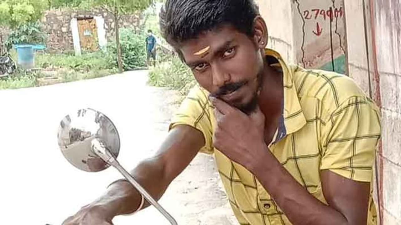 நான் காதலிக்கிற பொண்ணையே ரூட் விடுறீயா? ஆத்திரத்தில் நண்பனின் தலையை துண்டித்த சிறுவன்...! நான் காதலிக்கிற பொண்ணையே ரூட் விடுறீயா? ஆத்திரத்தில் நண்பனின் தலையை துண்டித்த சிறுவன்...!