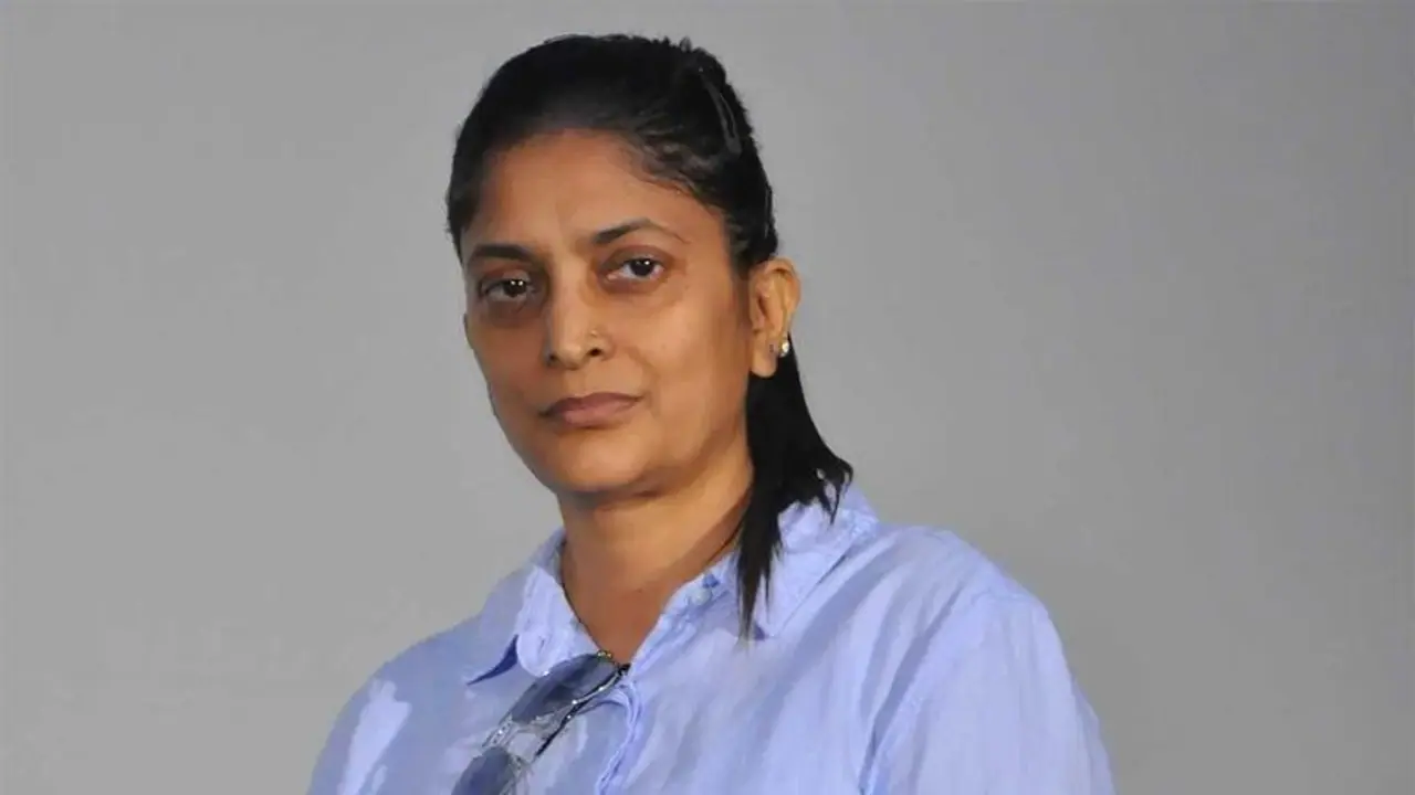 விபத்தில் சிக்கி பலத்த காயமடைந்த சூரரைப்போற்று இயக்குனர் சுதா கொங்கரா ஷூட்டிங் நிறுத்தம் விபத்தில் சிக்கி பலத்த காயமடைந்த சூரரைப்போற்று இயக்குனர் சுதா கொங்கரா ஷூட்டிங் நிறுத்தம்