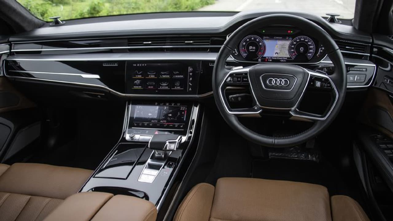 രണ്ടുകോടിയുടെ വണ്ടി സ്വന്തമാക്കി സൂപ്പർഹിറ്റ് സംവിധായകൻ!